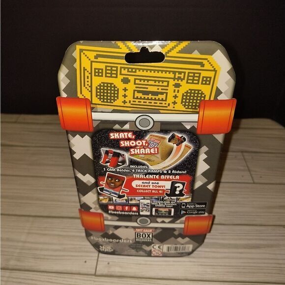 Tony Hawk Box Boarders Thalente Biyela Fingerboard Skateboard 2018 w Ramps New - Picture 4 of 7